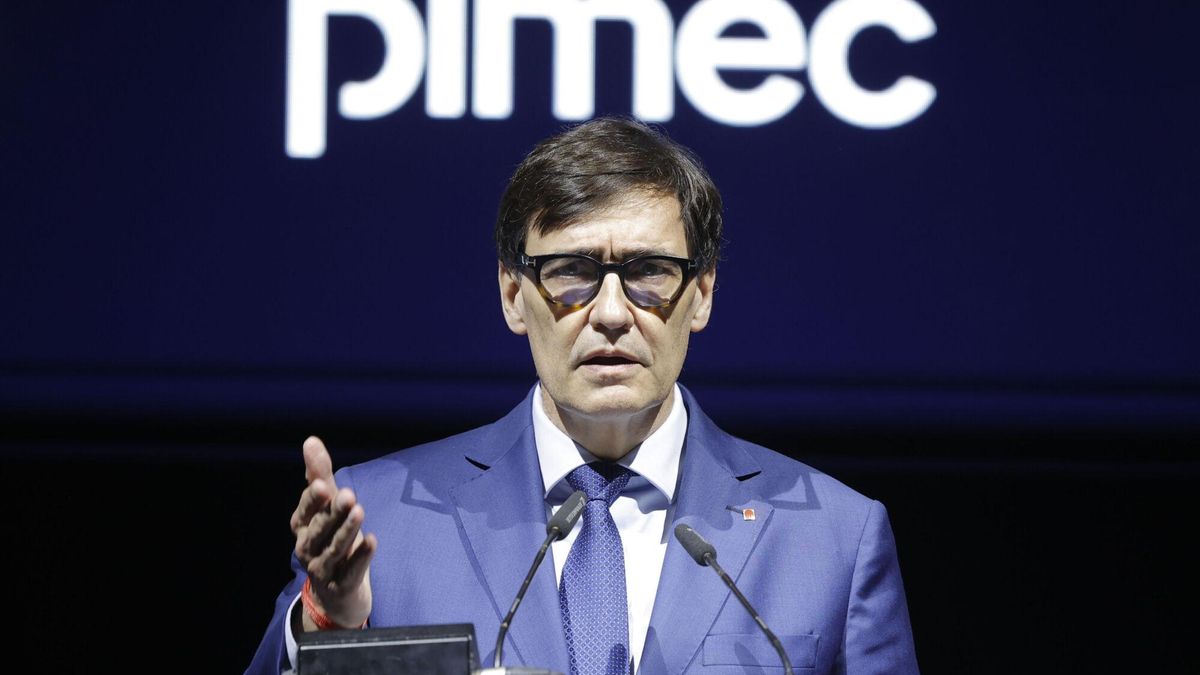 El presidente de la Generalitat, Salvador Illa, interviene durante los 38º Premis Pimec en Barcelona, en el Palau Sant Jordi.