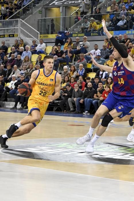 09-02-20 DEPORTES. PABELLON GRAN CANARIA ARENAS. SIETE PALMAS. LAS PALMAS DE GRAN CANARIA. Partido de baloncesto entre los equipos del Herbaife GC y el Barcelona.    Fotos: Juan Castro.