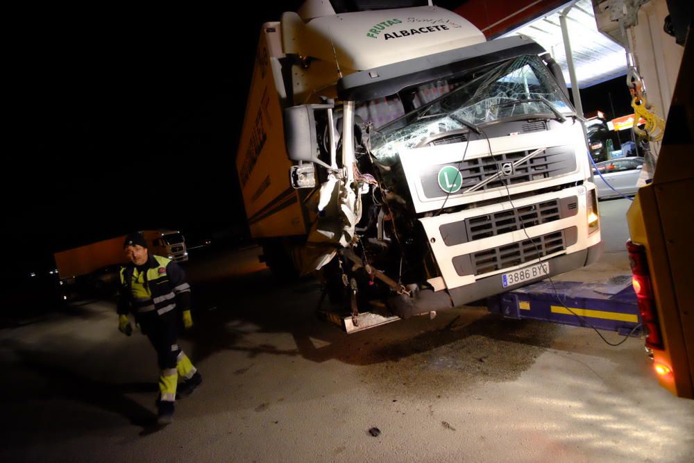 El accidente de un camión se ha producio esta tarde poco antes de la subida al Portitxol