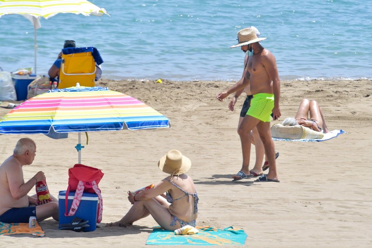 Un sábado de playa en Las Alcaravaneras (21/08/21)