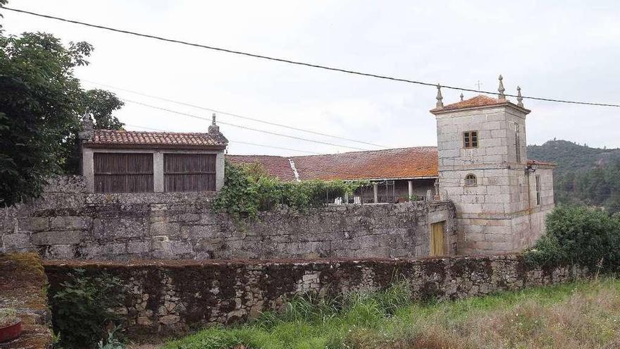 Casa Castillo del siglo XVII en San Cibrao, la vivienda más cara a la venta en la provincia. // Iñaki Osorio