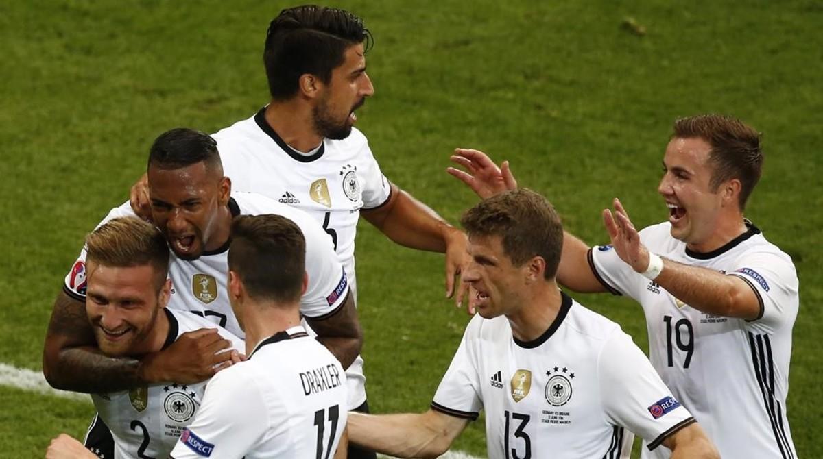 rpaniagua34256037   lille  france   12 06 2016   germany players cel160612220720