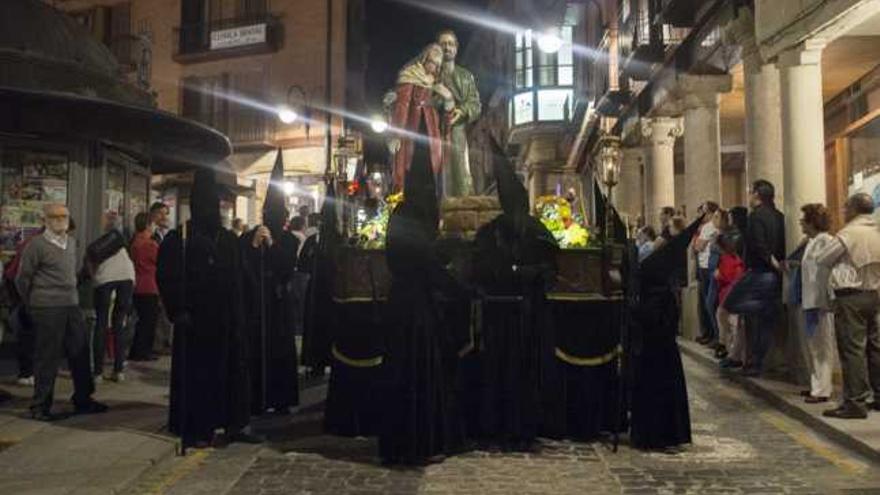 San Juan y la Virgen ante el Sepulcro en Santa Cruz.