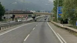 Un conductor en sentido contrario obliga a cerrar quince minutos la Autovía de La Plata en sentido a León a la altura del túnel del Padrún