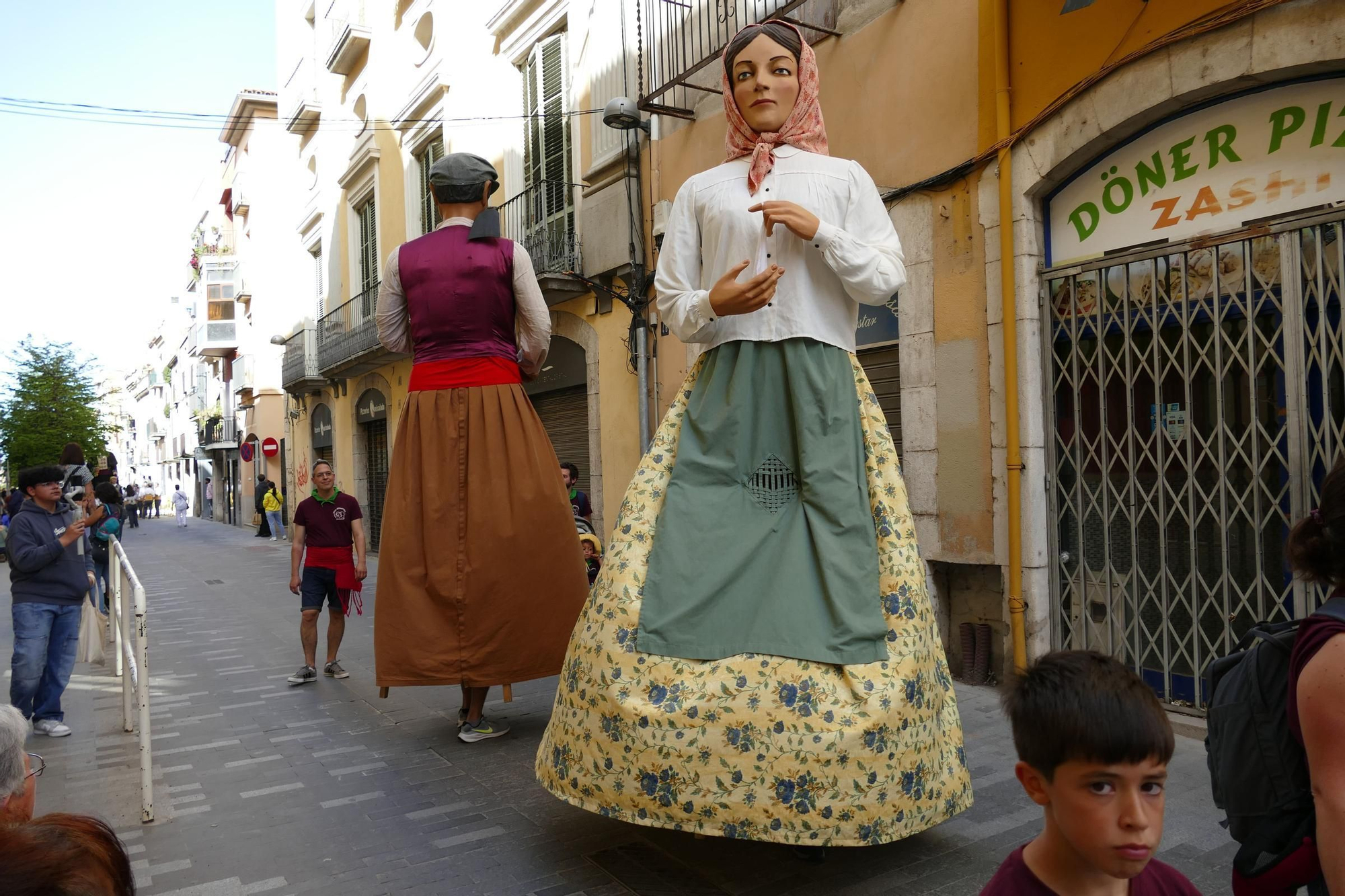 La trobada gegantera de la Diada de Santa Creu celebra els 30 anys dels Amics dels Gegants de Figueres