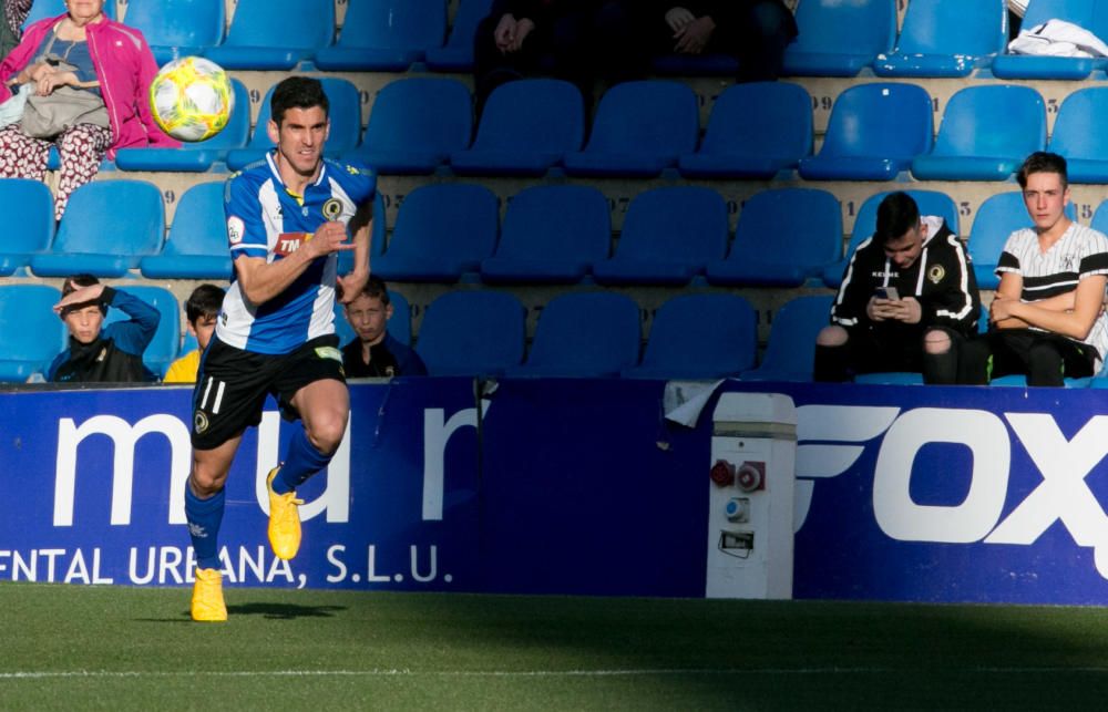 Los blanquiazules desperdician la oportunidad de huir del descenso y no pasan del empate ante un Andorra con uno menos desde el 52'