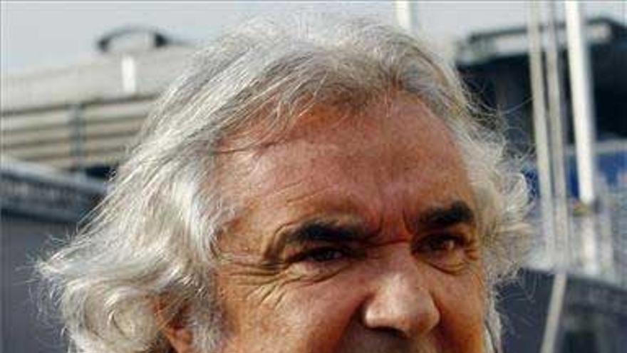 Flavio Briatore deja la escudería Renault