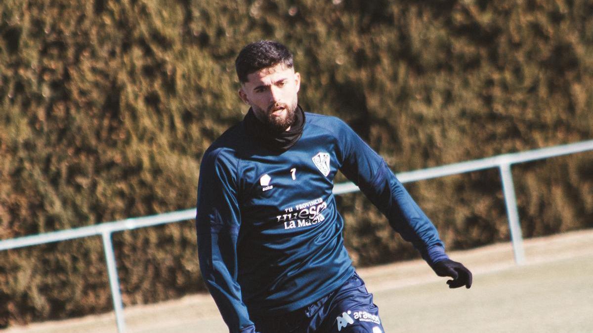 Jordi Escobar, durante el último entrenamiento del equipo.
