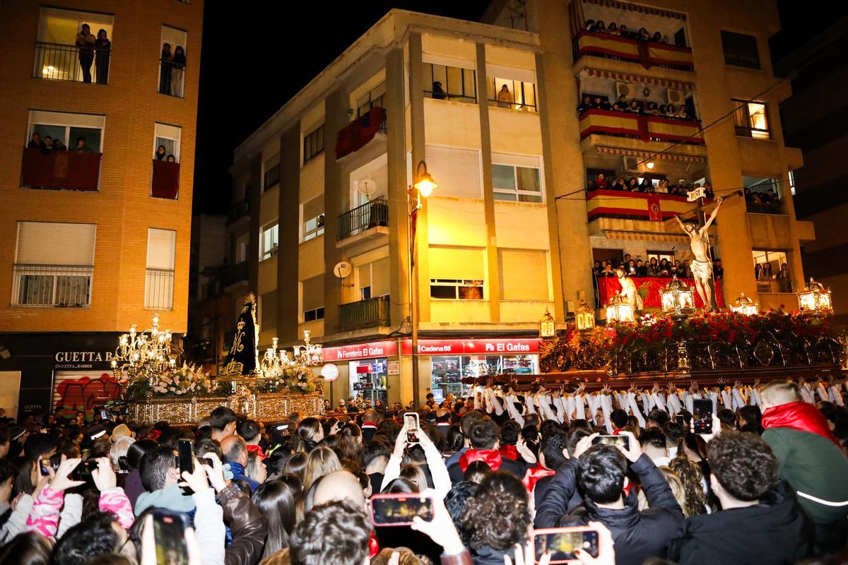 Las mejores imágenes de la noche del Paso Encarnado en Lorca.