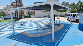 La piscina de verano de Burjassot cuenta con varios refugios climáticos para combatir el calor