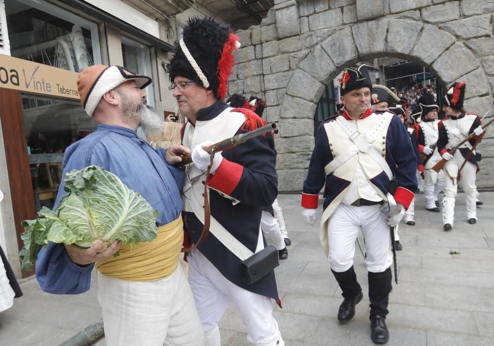 La representación de la expulsión de las tropas invasoras francesas congrega en el casco histórico a miles de personas para disfrutar del broche de oro a un fin de semana de fiesta.