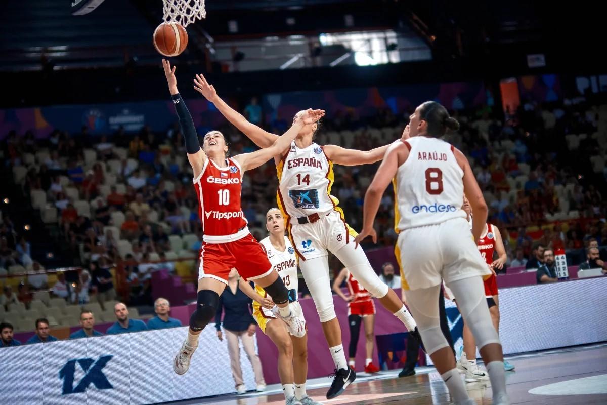 Raquel Carrera was immense in attack and also on the defensive plot, being the best Spanish in the quarterfinals