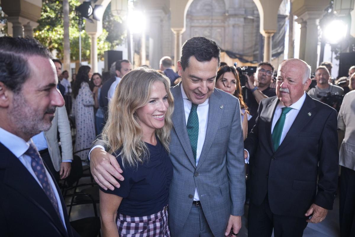 06/07/2026 El presidente de la Junta de Andalucía, Juanma Moreno, junto a la vicepresidenta primera del Parlamento andaluz, la popular Ana Mestre, durante el acto conmemorativo del nacimiento del Padre de la Patria Andaluza, Blas Infante. (Foto de archivo). POLITICA Joaquín Corchero - Europa Press