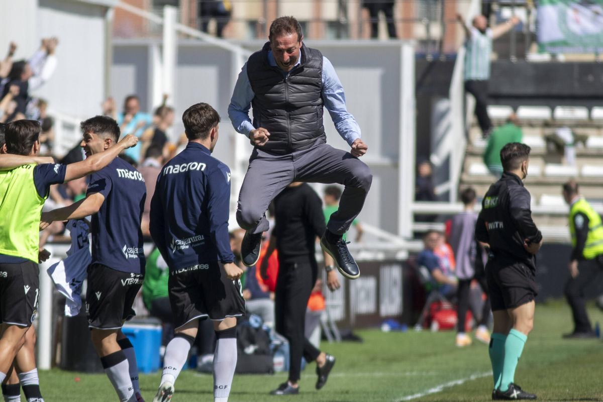 Burgos-Córdoba CF | Las imágenes del partido de LaLiga Hypermotion