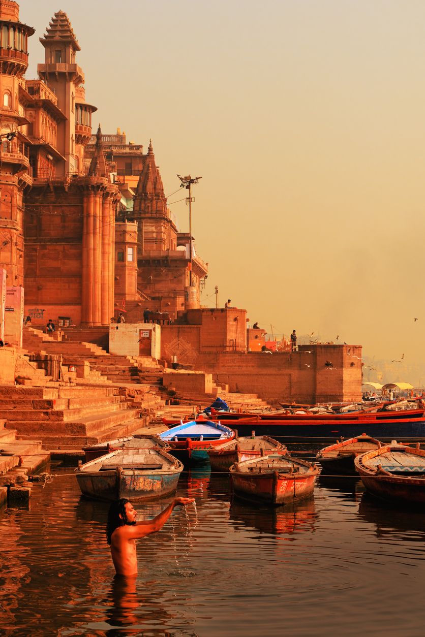 En Varanasi se realizan rituales que tienen relación con la muerte.