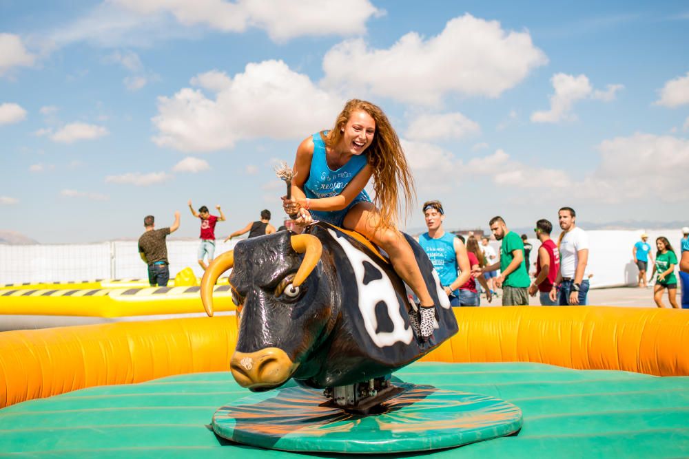 Paellas, música y atracciones en la primera edición de Bienvenida UA