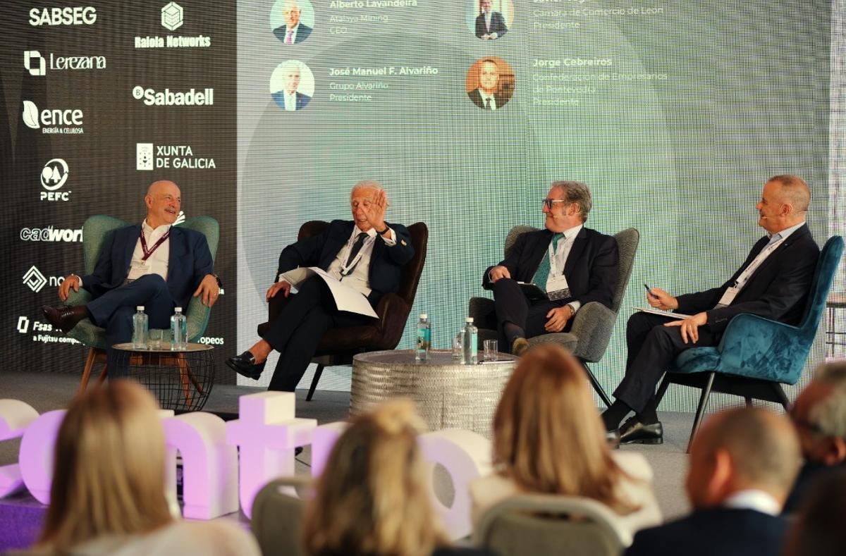 Lavandeira, Fernández Alvariño, Vega y Cebreiros en una de las mesas