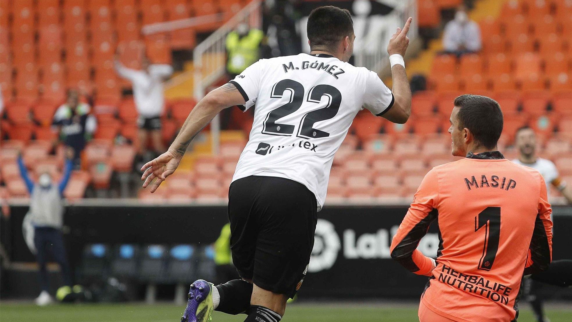 Maxi Gómez celebrando un gol ante el Valladolid