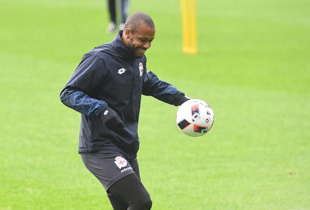 Entrenamiento en Riazor antes de Mendizorroza