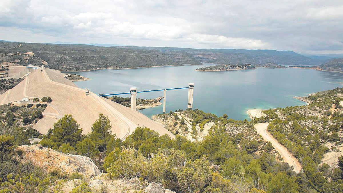 La actual presa de Tous, capaz de quintuplicar la capacidad del anterior embalse.