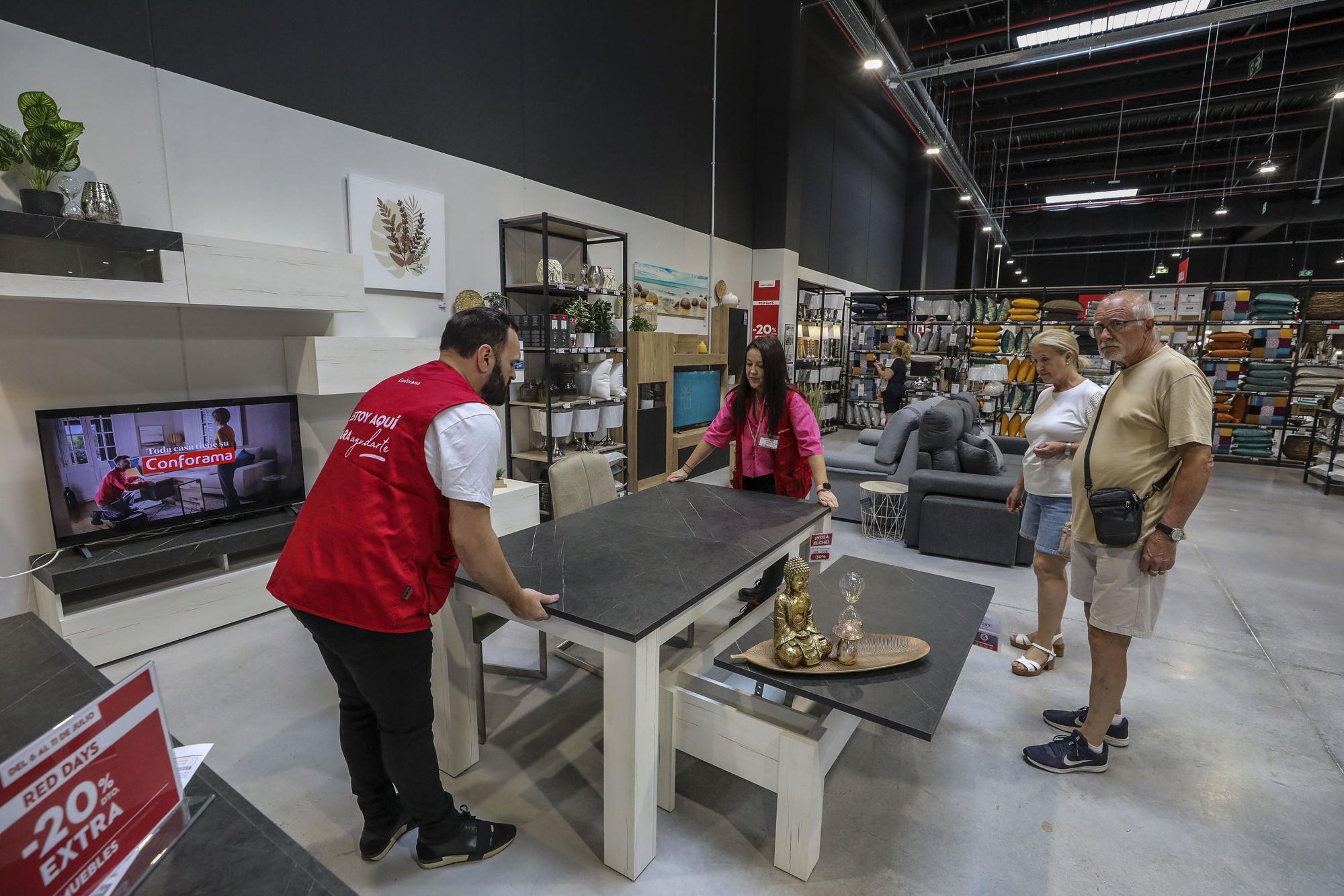 Gran inauguración de la nueva tienda de Conforama en Elche.