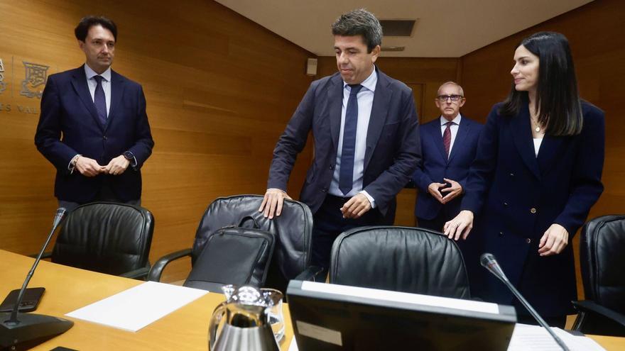 PP y Vox escudan a Mazón y se 'olvidan' de Pradas en sus conclusiones sobre la dana en las Corts valencianes
