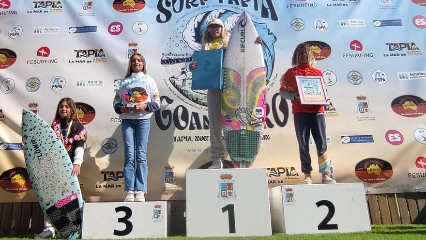 Éxito de las pruebas infantiles del campeonato de surf en Tapia de Casariego