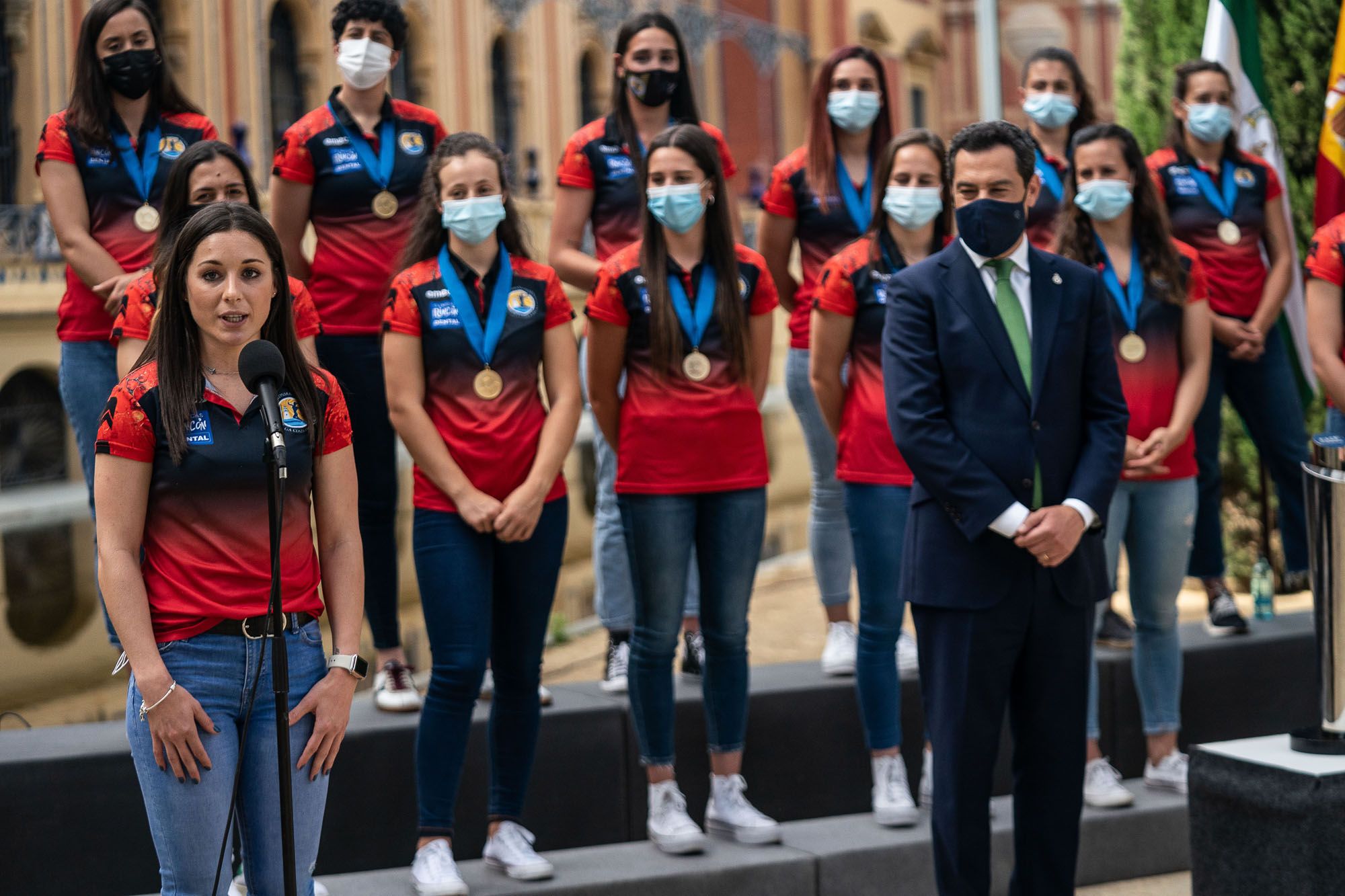 Las imágenes del recibimiento del presidente de la Junta al Rincón Fertilidad Málaga