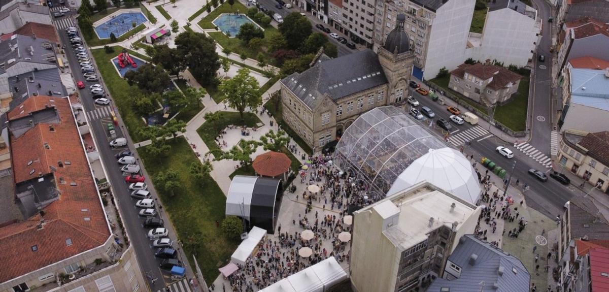 Vista aérea de A Estrada durante la celebración de la Feira da Sidra, el primer fin de semana de junio.