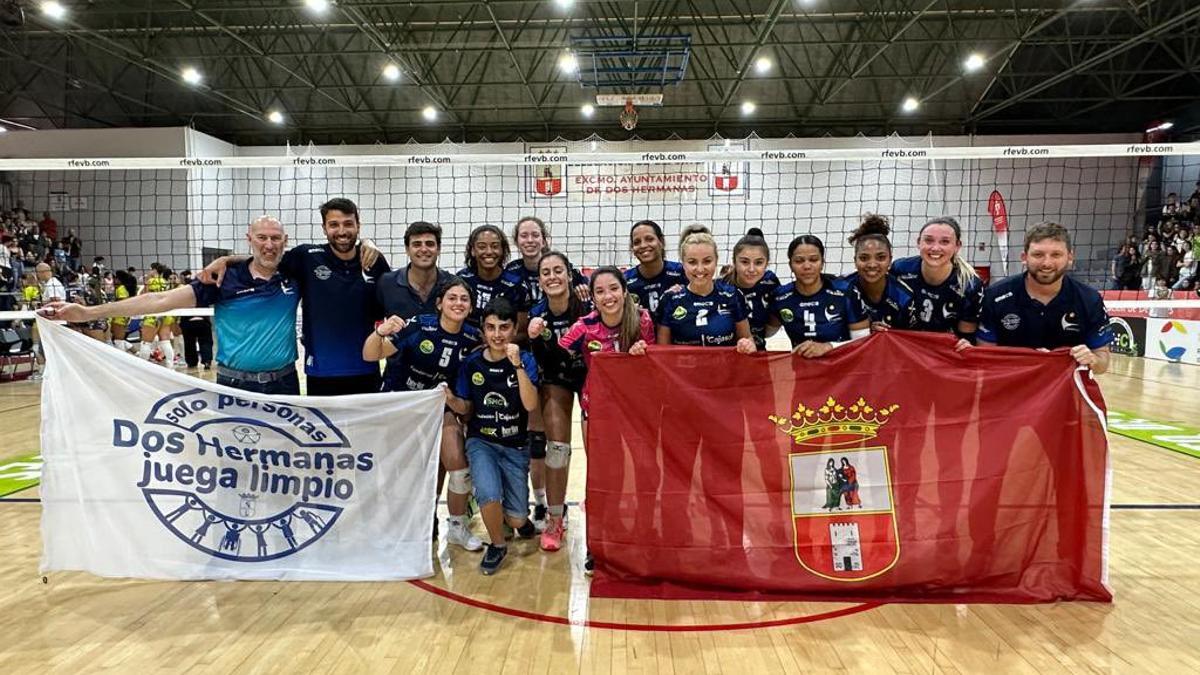 Las jugadoras del Cajasol celebran su triunfo ante el Hidramar Gran Canaria