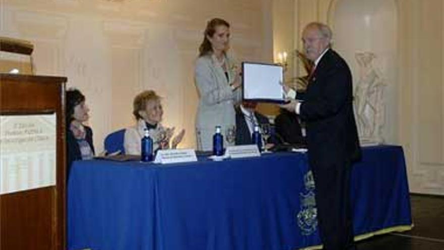 La Fundación de la Salud premia al Centro de Cirugía de Cáceres