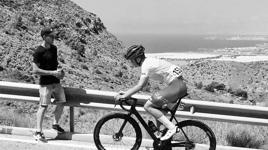Muere en la carretera el joven Juan Pujalte, del Valverde Team y la selección murciana