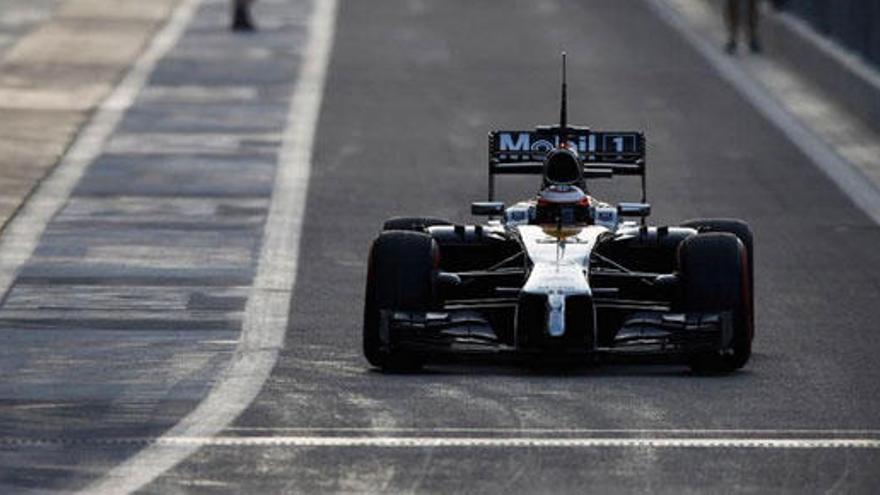 El nuevo McLaren solo ha podido dar 5 vueltas en dos días.