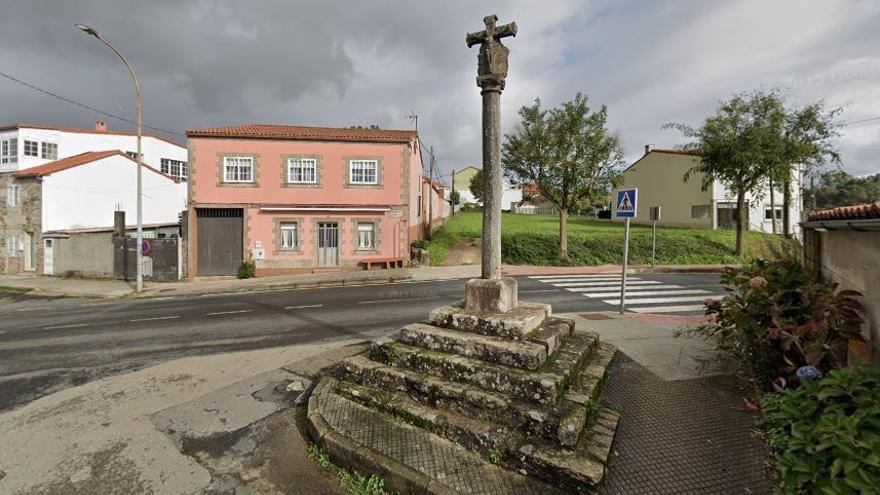 Choca contra el cruceiro de Sar y da positivo en el test de alcoholemia