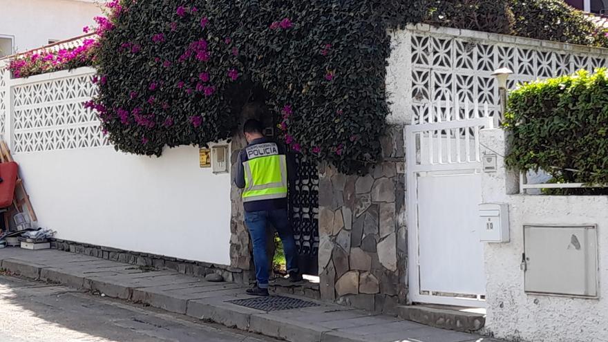 Un hombre se atrinchera en su casa en el Puerto de la Cruz y amenaza con quitarse la vida