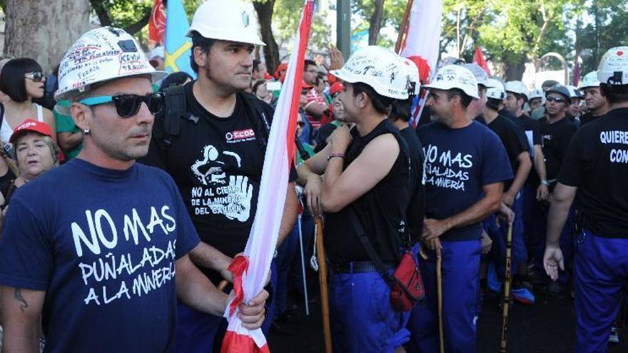 Arranca con una larga ovación la protesta de los mineros por Madrid