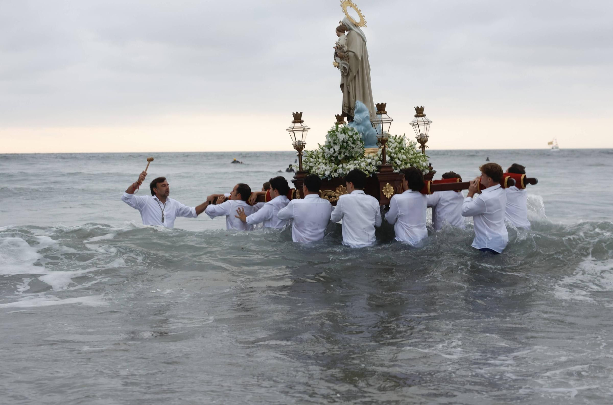 EN IMÁGENES: La espectacular procesión del Carmen en Salinas