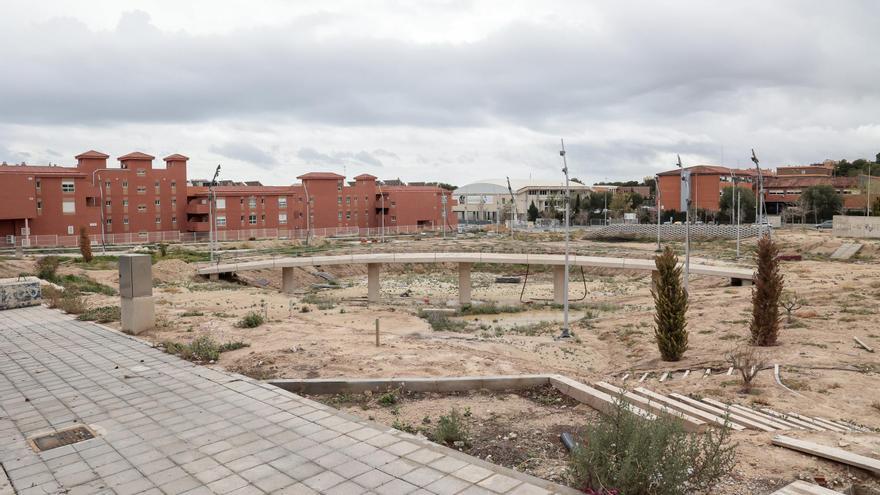 Dos años con obras paralizadas en el parque de Isla de Corfú