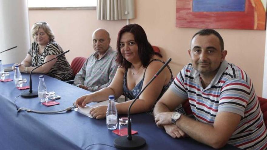 Maite Fernández, educadora; José Luis Pérez, psicólogo; María José Gallego, secretaria, y Hernando Álvarez, vocal.