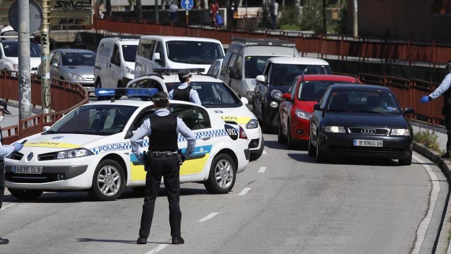 Control de vehicles a l&#039;avinguda Josep Tarradellas.