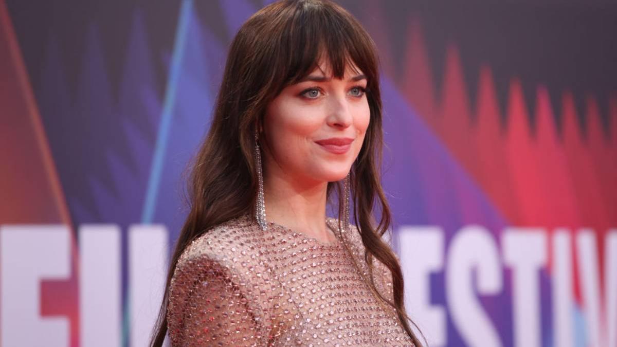 Dakota Johnson en el estreno de 'The lost daughter' en Londres