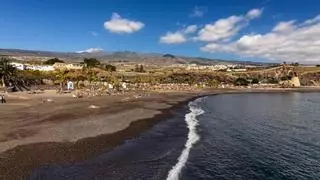 Muere una mujer al sufrir una parada cardiorrespiratoria en una playa de Tenerife