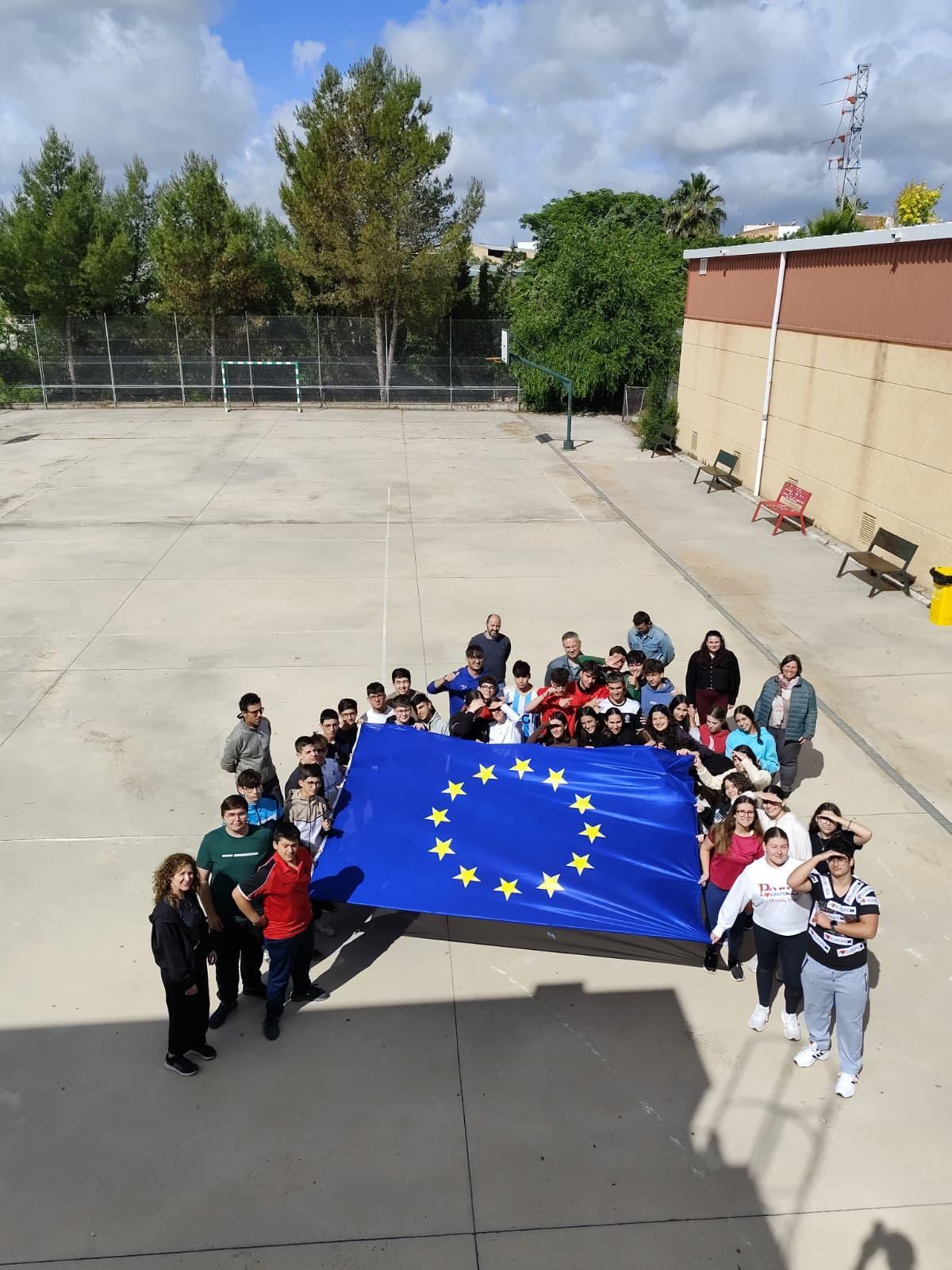 Alumnado del IES Ulia Fidentia de Montemayor, durante una actividad.