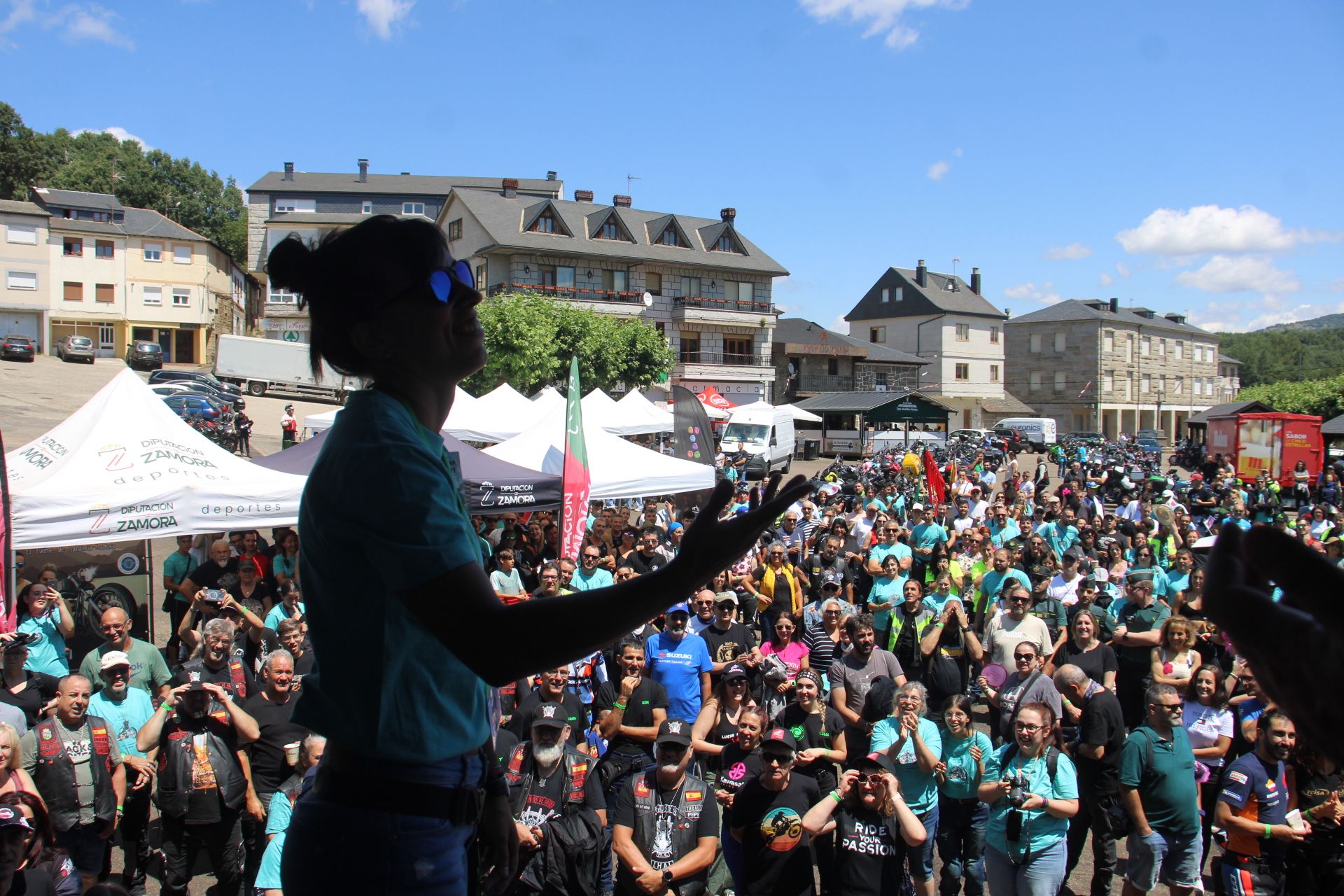 El puente despide su 31 concentración de motos con más de 15.000 participantes