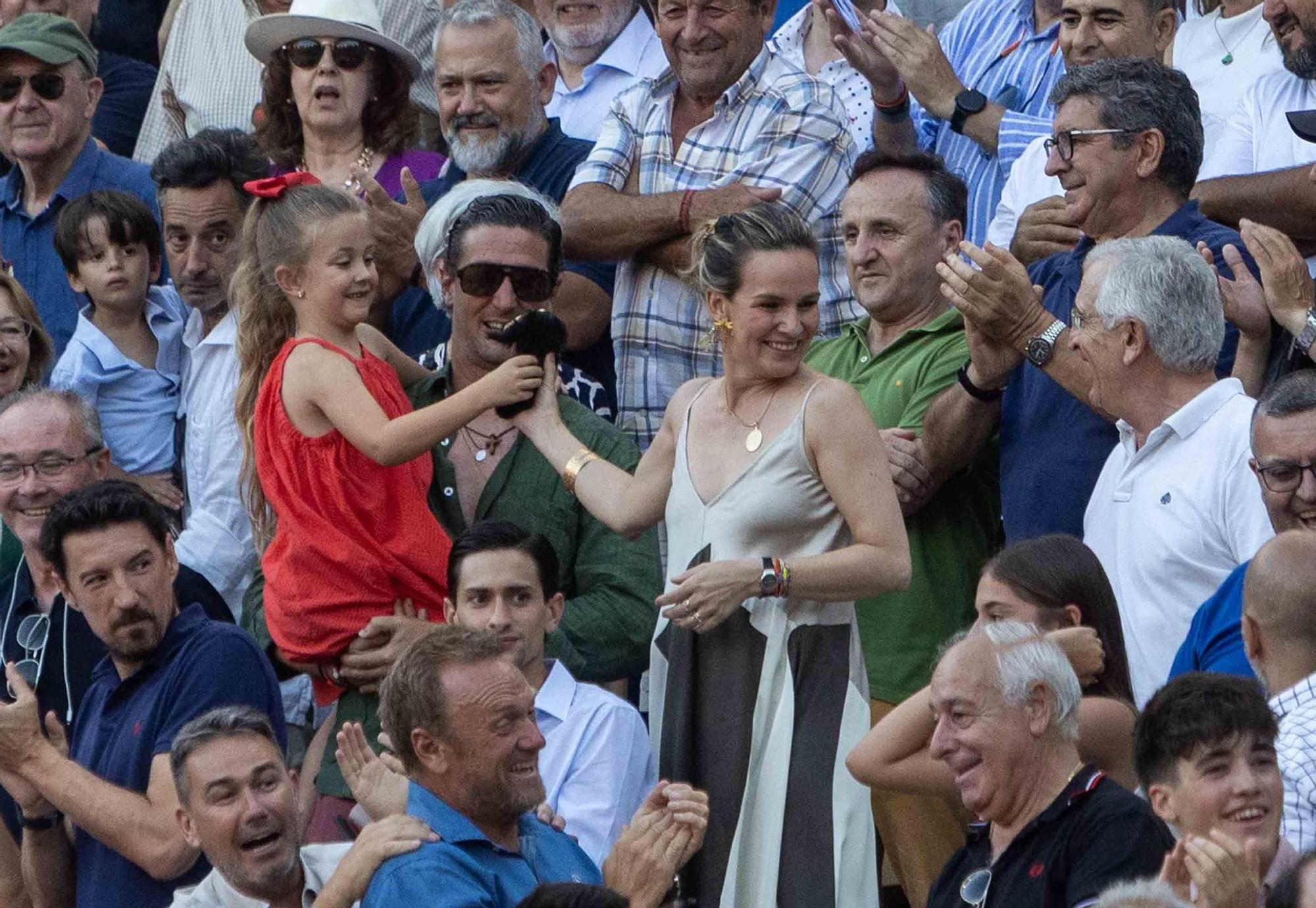 Manzanares culmina una de sus mejores tardes y sale a hombros en la Feria de Hogueras de Alicante 2025
