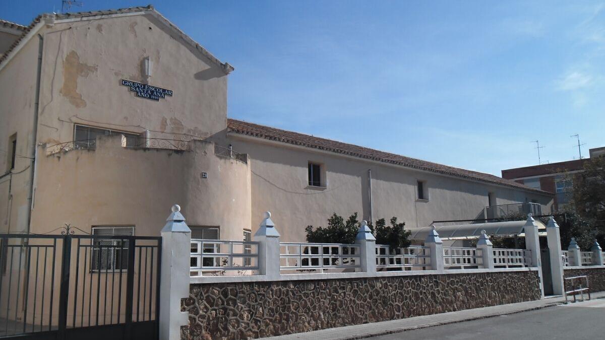 Vista exterior del colegio Santa Anna de Quartell.