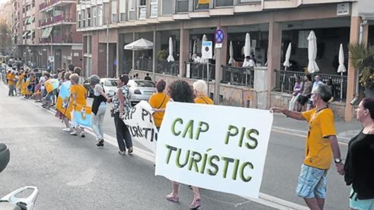 Manifestación de vecinos de la Barceloneta contra los pisos turísticos, el pasado septiembre.