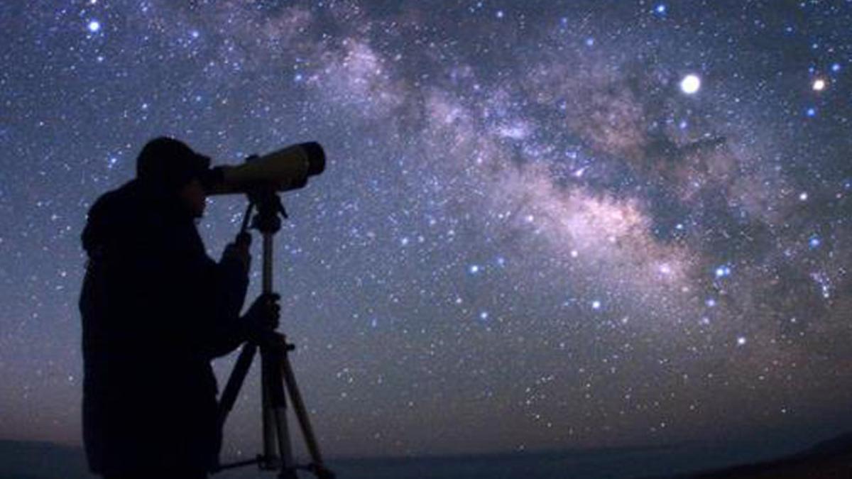 El astroturismo o turismo astronómico es un término reciente que cataloga una modalidad de turismo orientado a satisfacer los intereses de aquellas personas interesadas en la astronomía a nivel recreativo, cultural o científico.