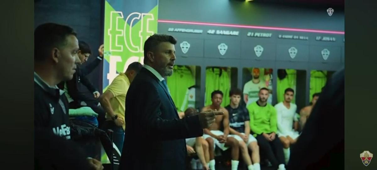 Bragarnik, en el vestuario del Elche tras el triunfo con el Getafe