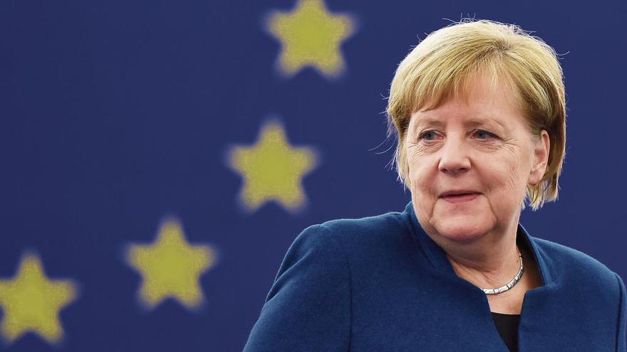 Angela Merkel concede un préstamo de 400 millones a Condor para seguir operando